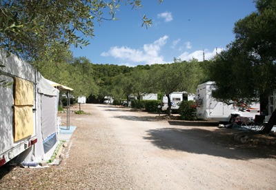 PARADISE PARK AREA SOSTA CAMPER